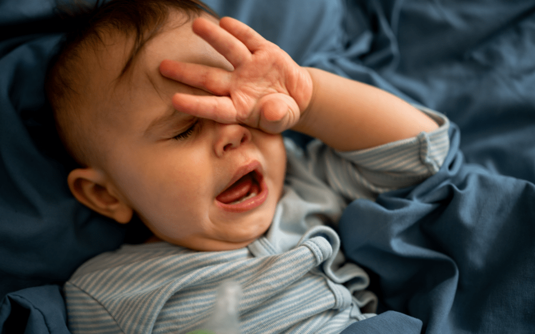 Bébé transpire la nuit : 7 vraies causes et les solutions bio Made in France pour des nuits sèches