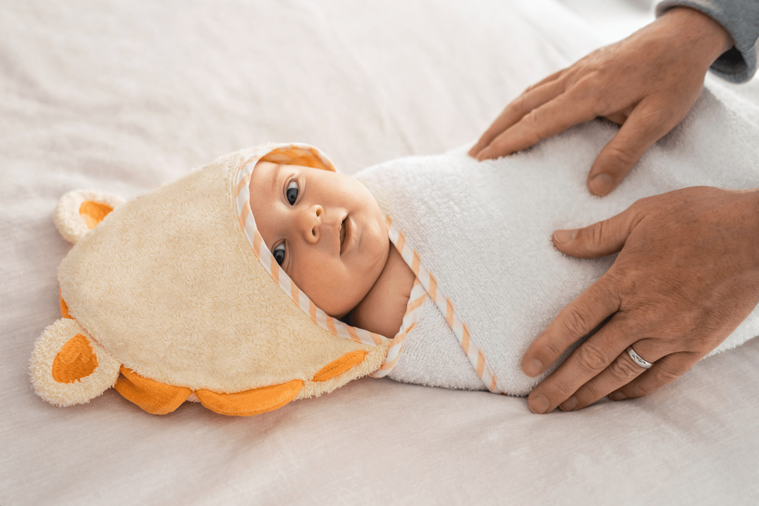 Emmaillotage sécuritaire : les bons gestes pour bébé Emmaillotage sécuritaire : les bons gestes pour bébé