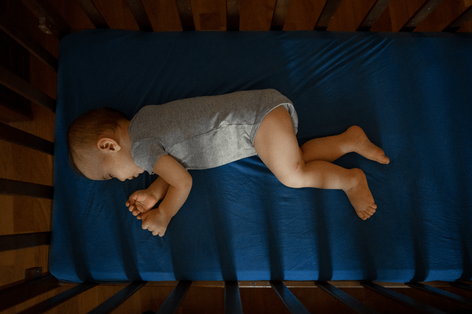 Habiller bébé l’été pour dormir sans surchauffe Habiller bébé l’été pour dormir sans surchauffe